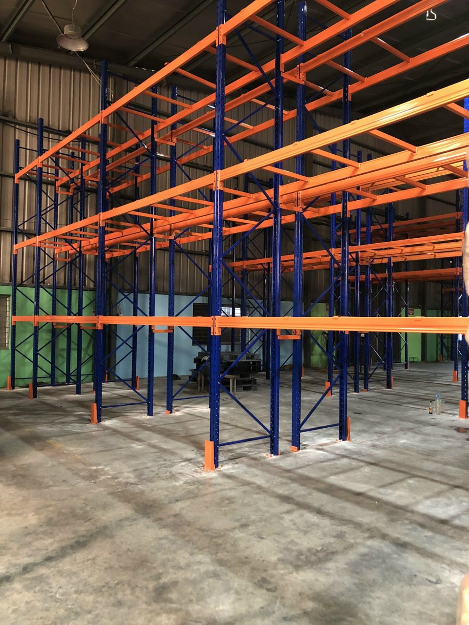 Cấu tạo kệ pallet kho lạnh: khung đứng, beam, chốt an toàn